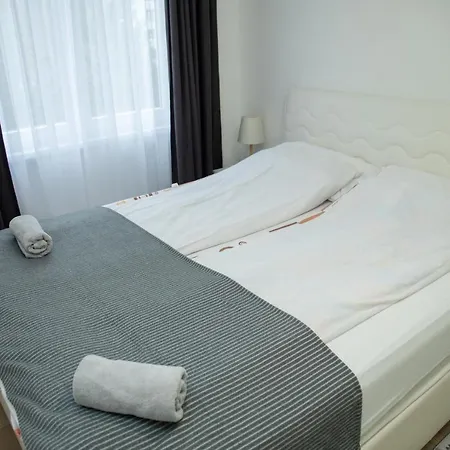 Feel@home Apartman *