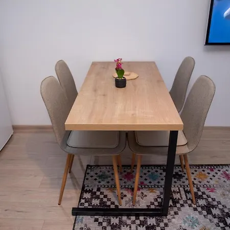 Feel@home Apartman *